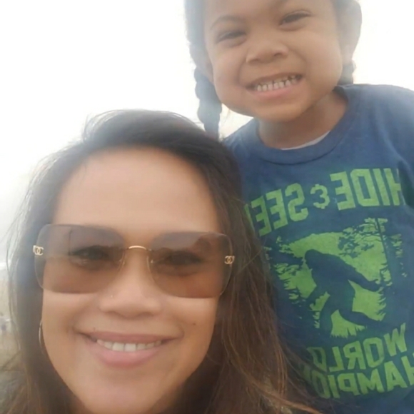 FINALLY MEET YOUR FELLOW POSHER😉😊😎 - Picture 2 of 2